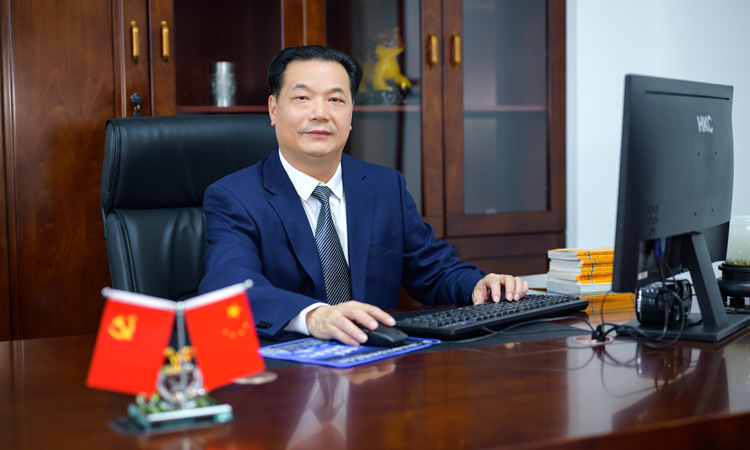 謝火榮董事長.jpg